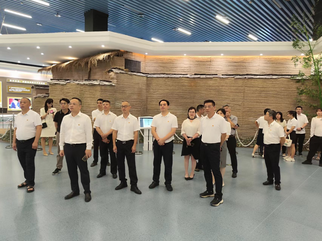 H动画
党委主题教育读书班开班并开展现场教学