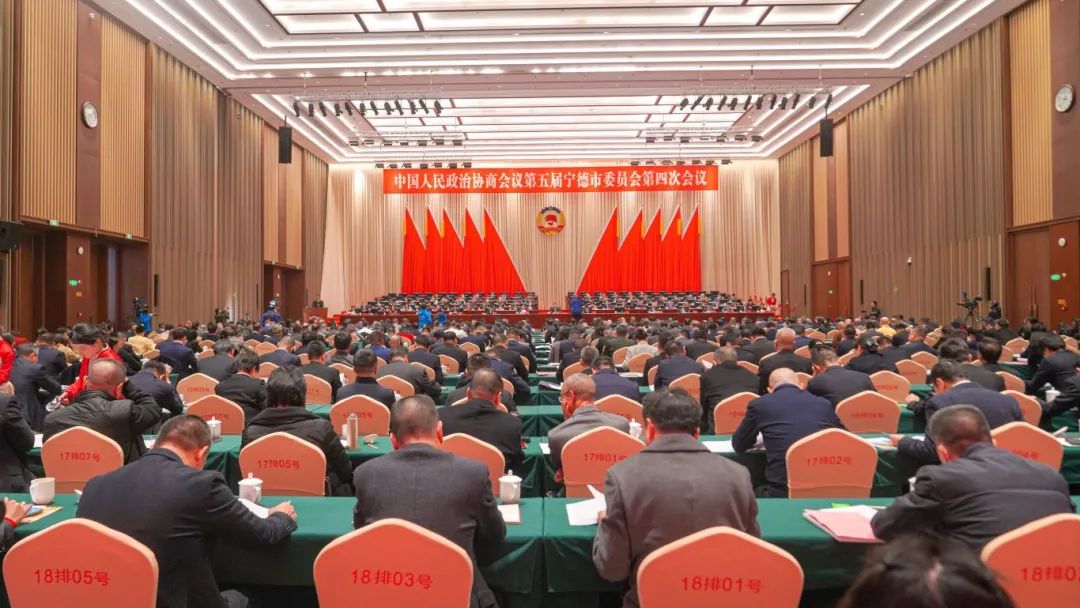 聚焦两会|精心准备 暖心服务 H动画
下属企业宁德市三都澳大酒店有限公司为两会保障护航