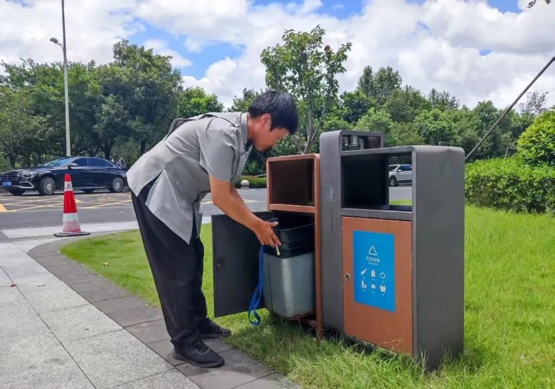 【深化拓展“三争”行动】H动画
下属企业汇友人资公司：高温“烤”验显初心 服务深耕筑担当